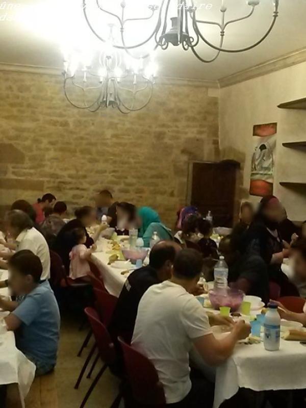Environ 50 personnes étaient réunies pour partager ce repas