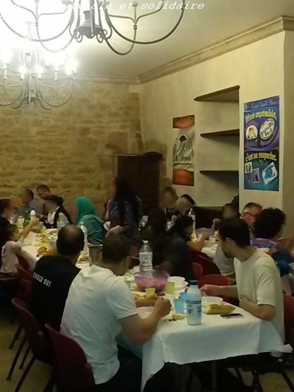 Environ 50 personnes étaient réunies pour partager ce repas