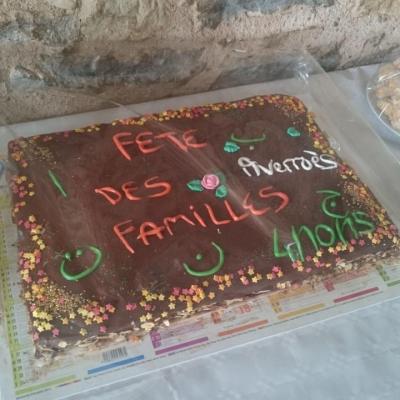 Merci Leyla pour le gâteau dédicacé : un exemplaire unique !