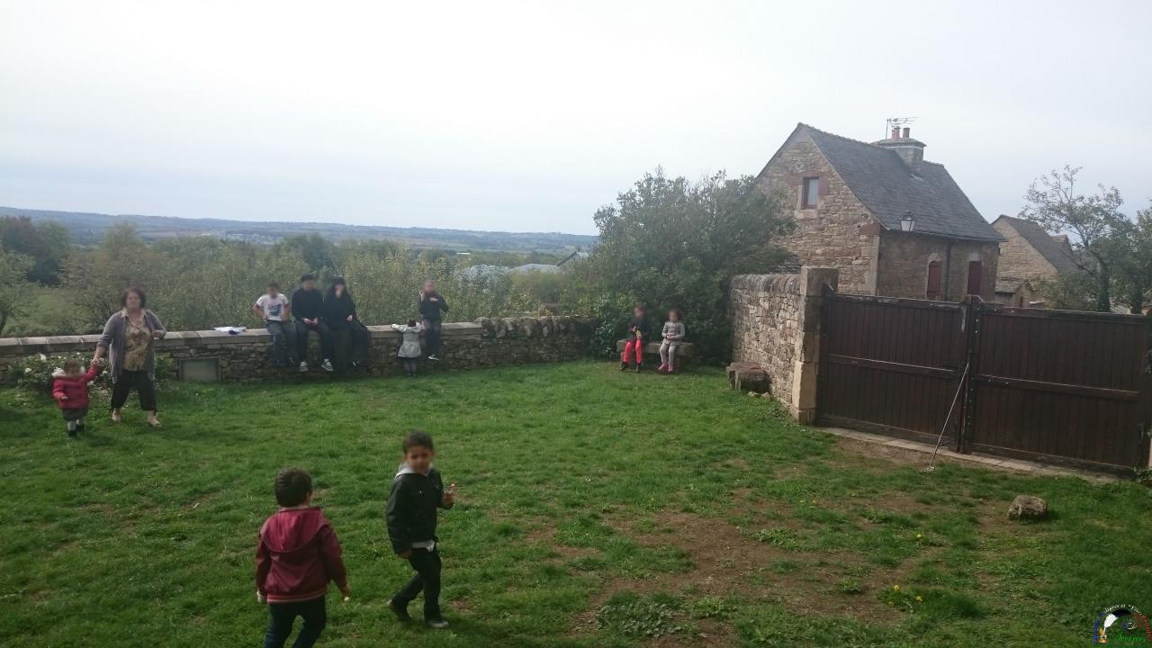 Les enfants profitent du parc du Château