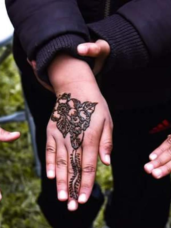 Tatouages au hénné signés Leïla