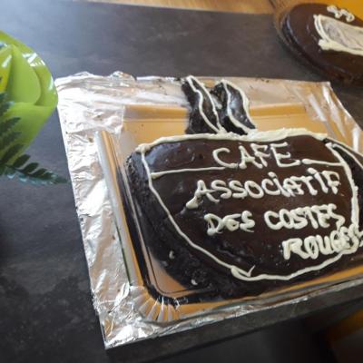 Parmi les bénévoles du café associatif et d'Averroès, de vrais talents. Merci Leïla !!!